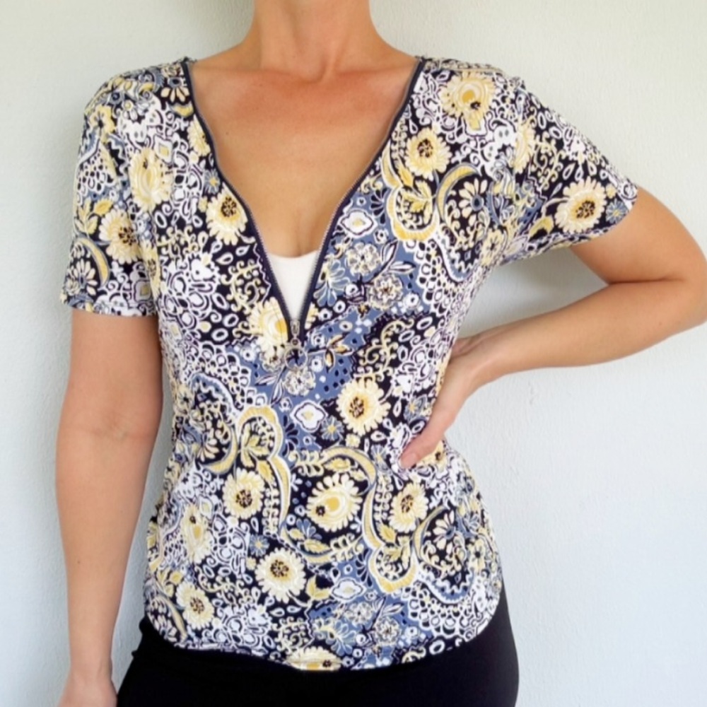 SJS Petite yellow floral medallion print zip neckline blouse size medium